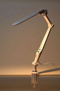 Б0052766 Настольный светильник ЭРА NLED-496-12W-W светодиодный на струбцине белый, Б0052766  - фотография 4